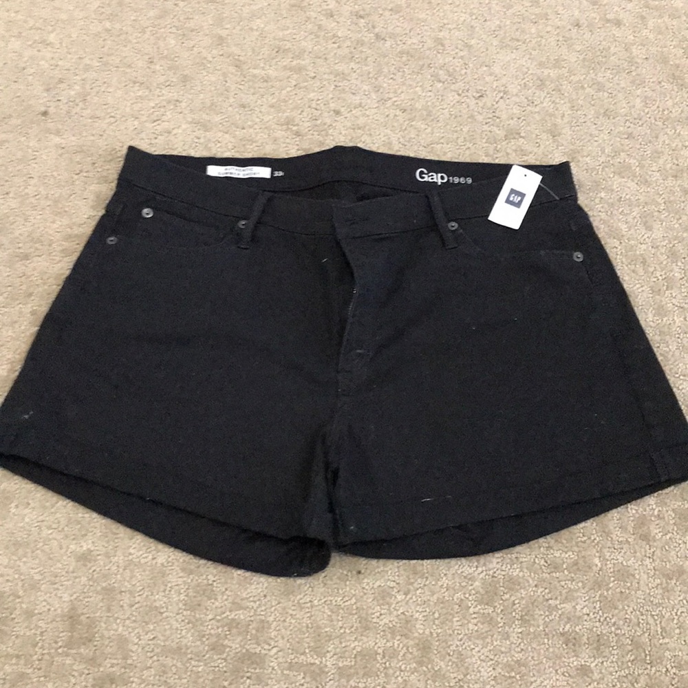 NWT Gap Black Summer Short Size 33 tall